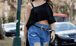 DISTRESSED MOM JEAN