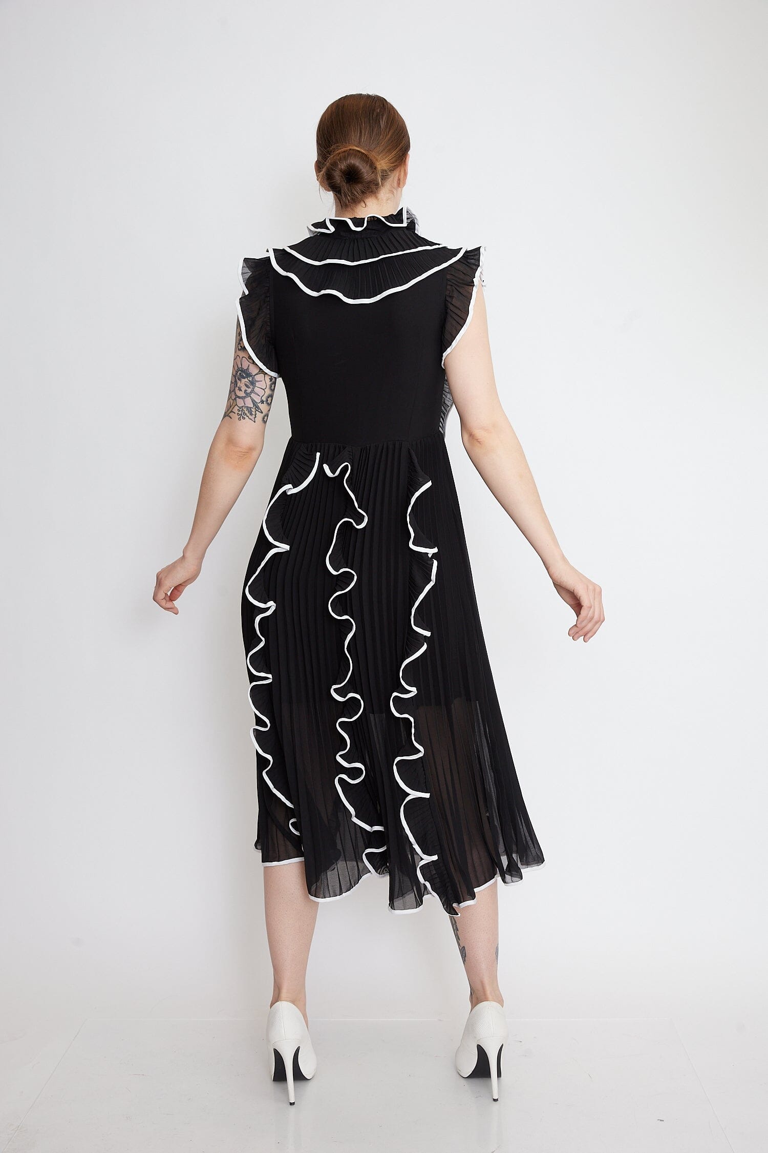 Contrast Trim Ruffle Dress - Kate Hewko Black / S